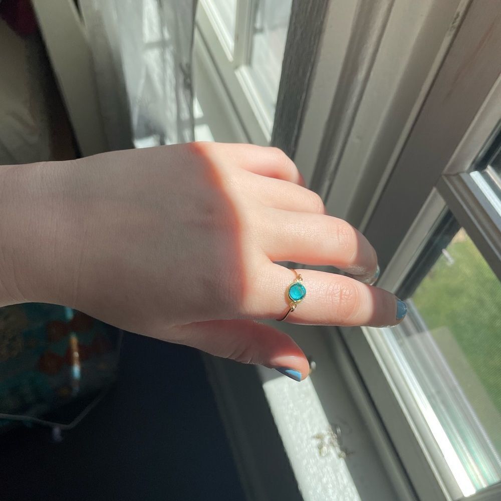 Beautiful gold ring with blue gem - Picture 8 of 8